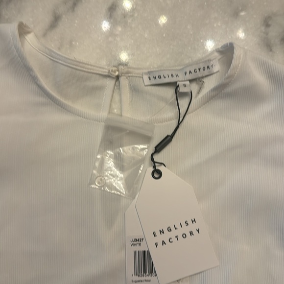 English Factory Pleated Puff Sleeve Top size small NWT - Picture 8 of 8